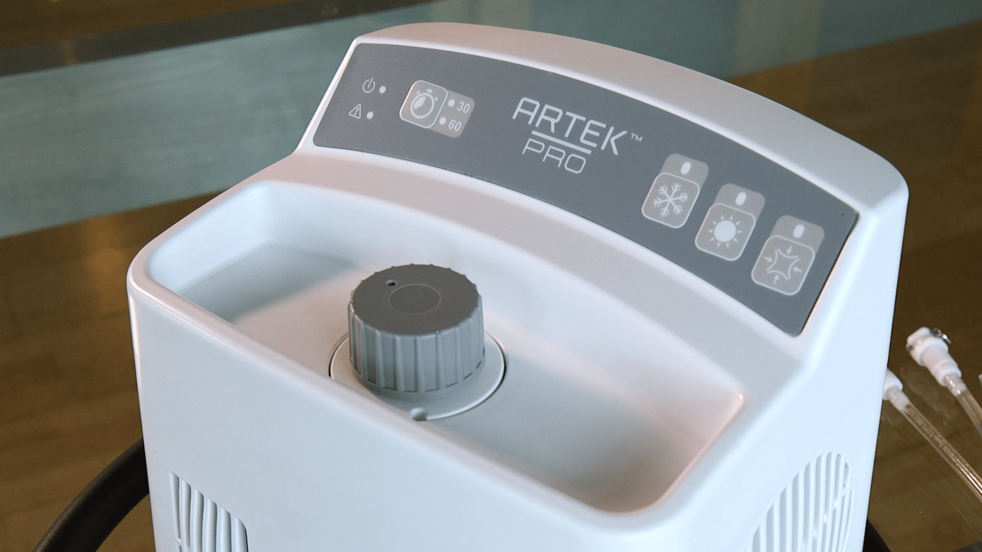 The top of the ARTEC Pro with simplified user interface.